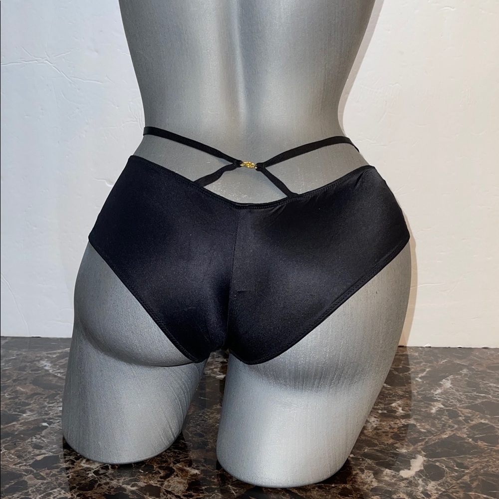 Victorias’s Secret Very Sexy So Obsessed Strappy Cheeky Panty Underwear. NWT